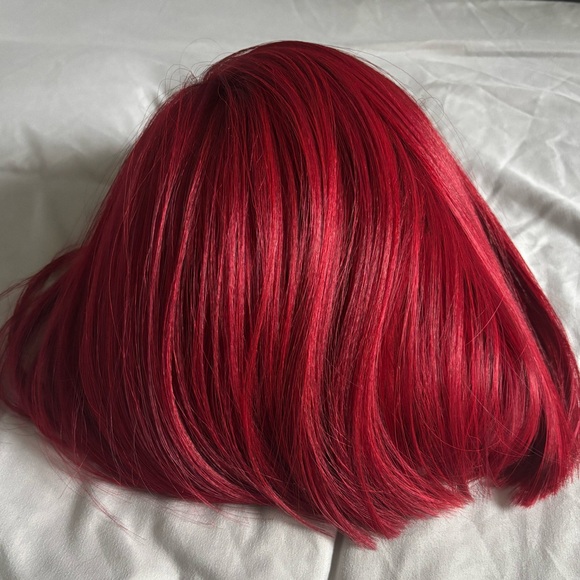 Nataly Asymmetrical short Bob - Picture 9 of 9